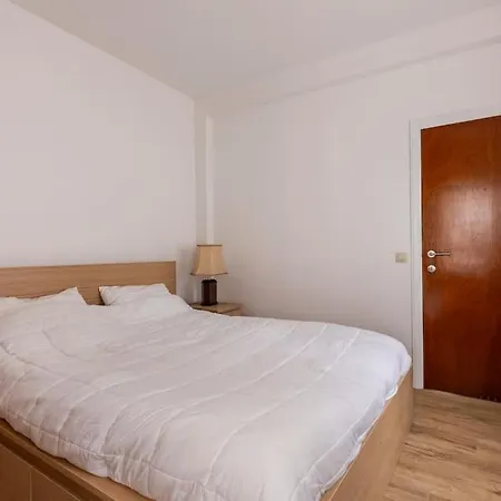 Sweet 1 Double And 2 Single Beds Apartament