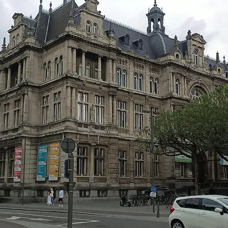 Sweet 1 Double And 2 Single Beds Apartament Antwerpia