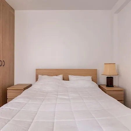 公寓 Sweet 1 Double And 2 Single Beds *